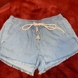 Arie shorts